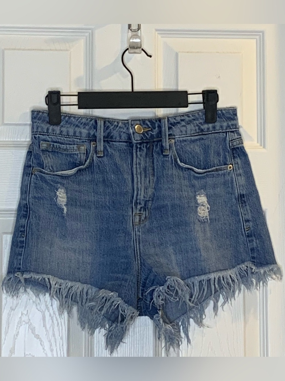 Good American Bombshell Frayed Hem Shorts Size 2/26